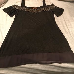 Belldini-Cold Shoulder top never worn